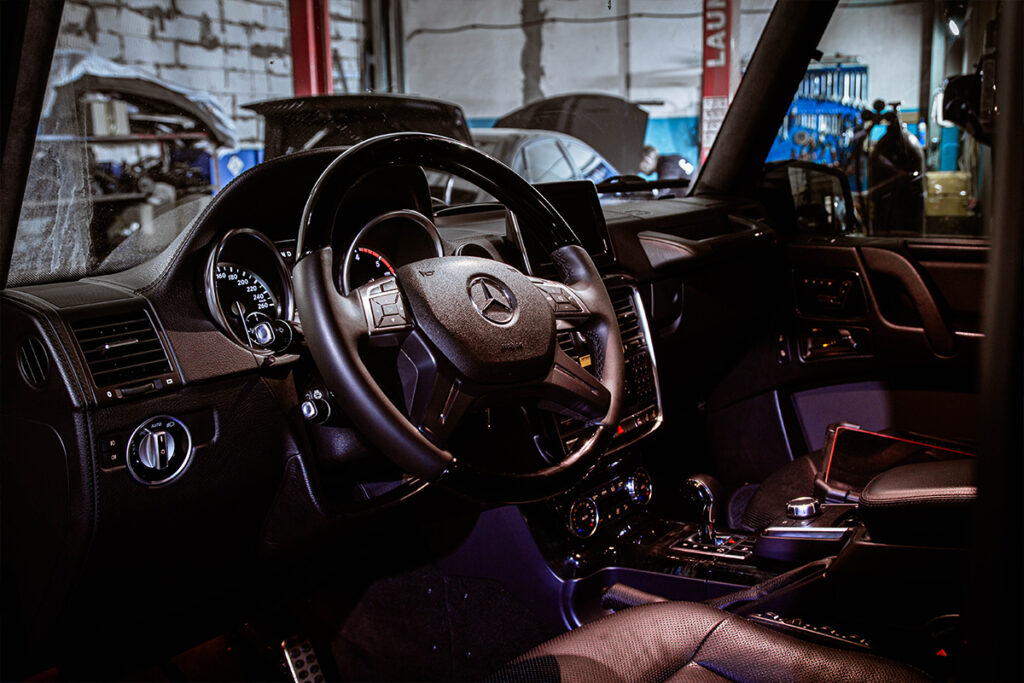 Mercedes Gelandewagen Interior